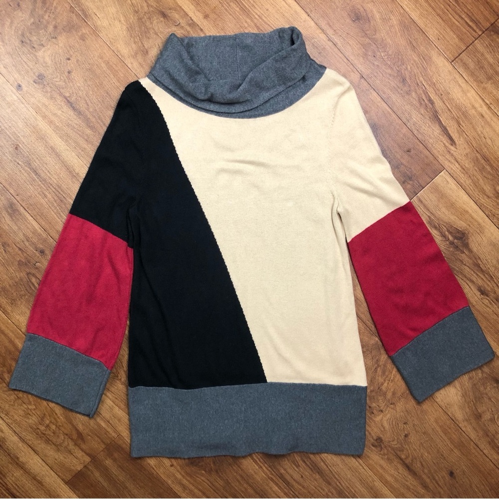 Spring & Mercer Tan Black Red Gray Color Block Sweater